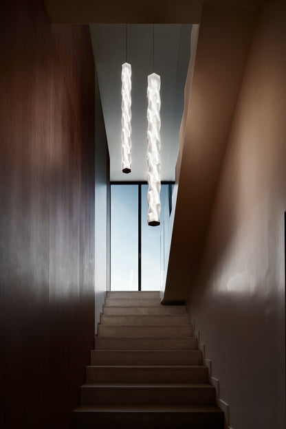 Hugo Vertical Pendant