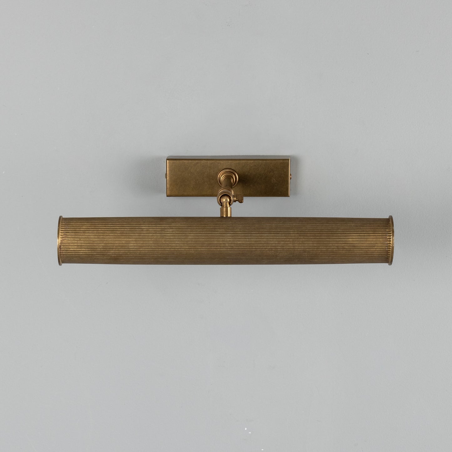 Cambridge Adjustable Reeded Brass Picture Light IP20