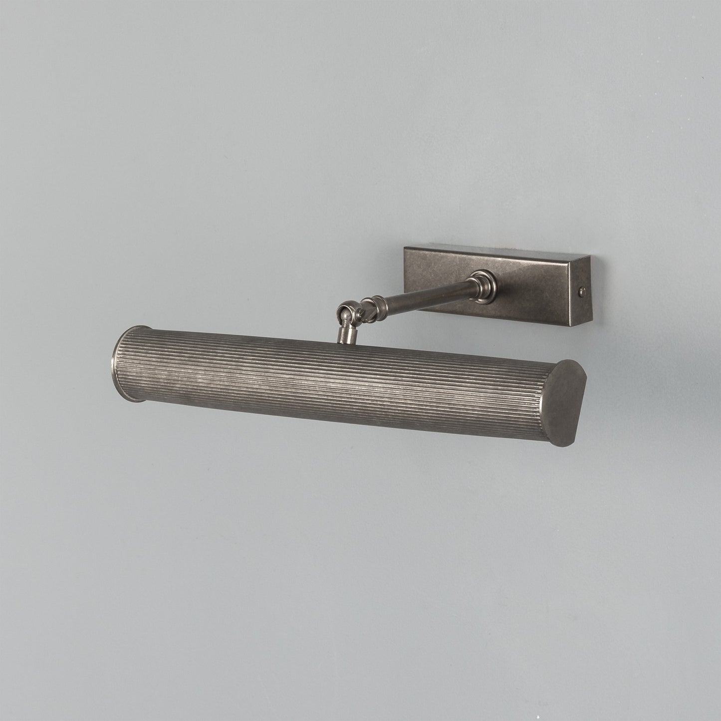 Cambridge Adjustable Reeded Brass Picture Light IP20