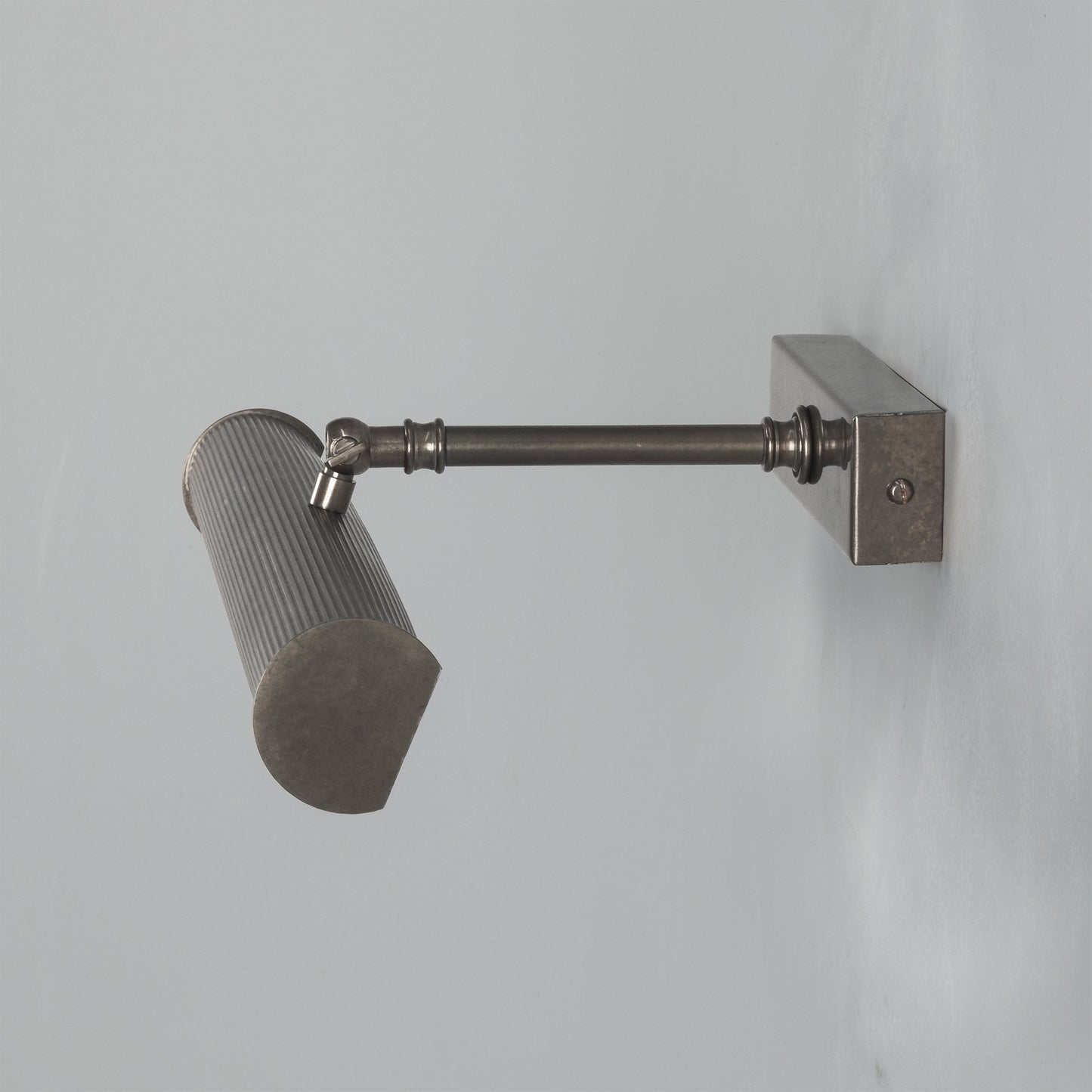 Cambridge Adjustable Reeded Brass Picture Light IP20