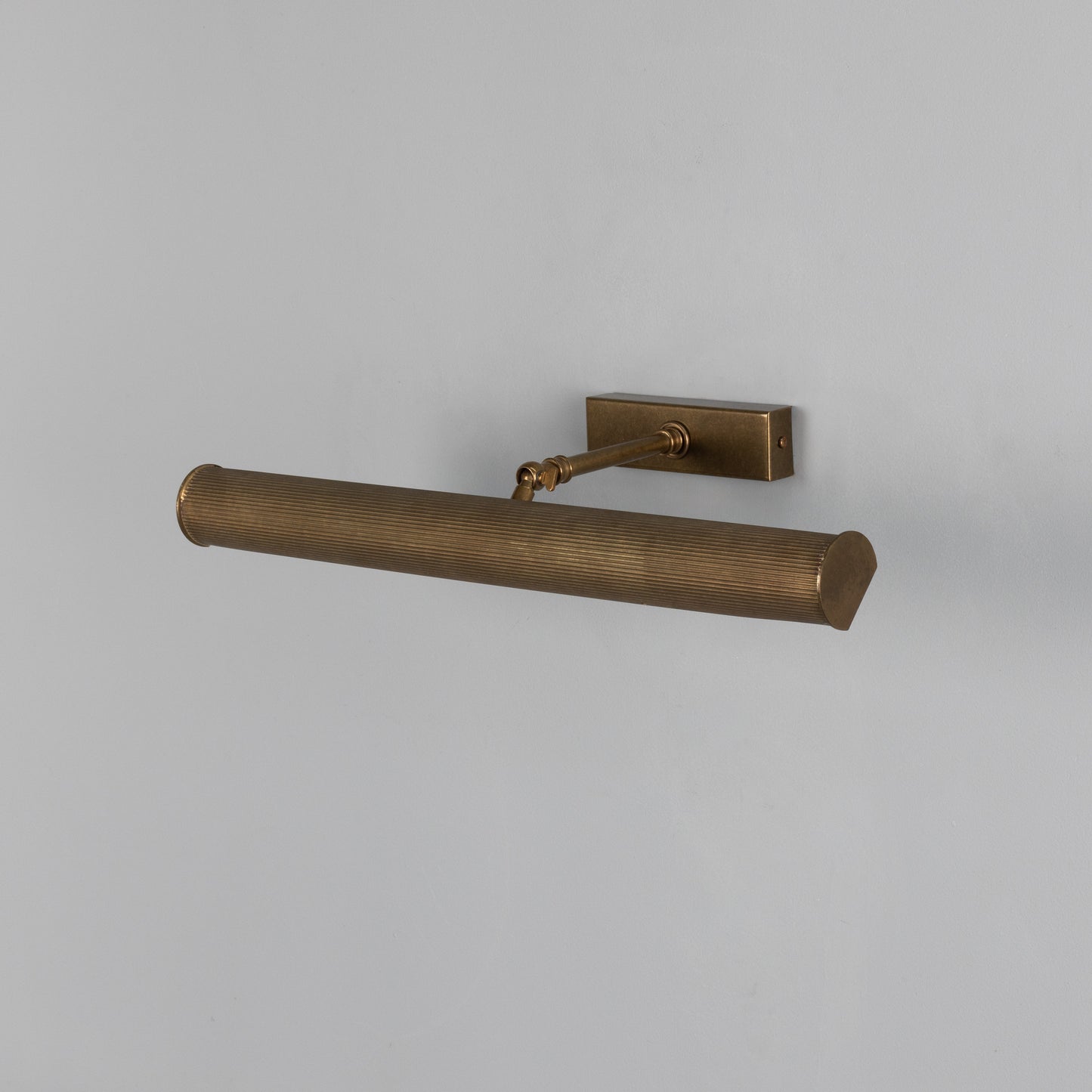 Cambridge Adjustable Reeded Brass Picture Light IP20