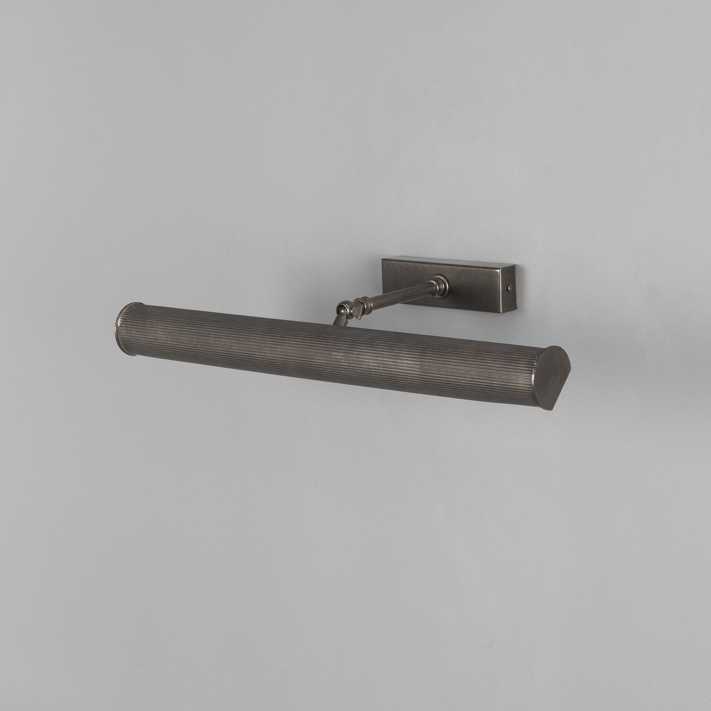 Cambridge Adjustable Reeded Brass Picture Light IP20