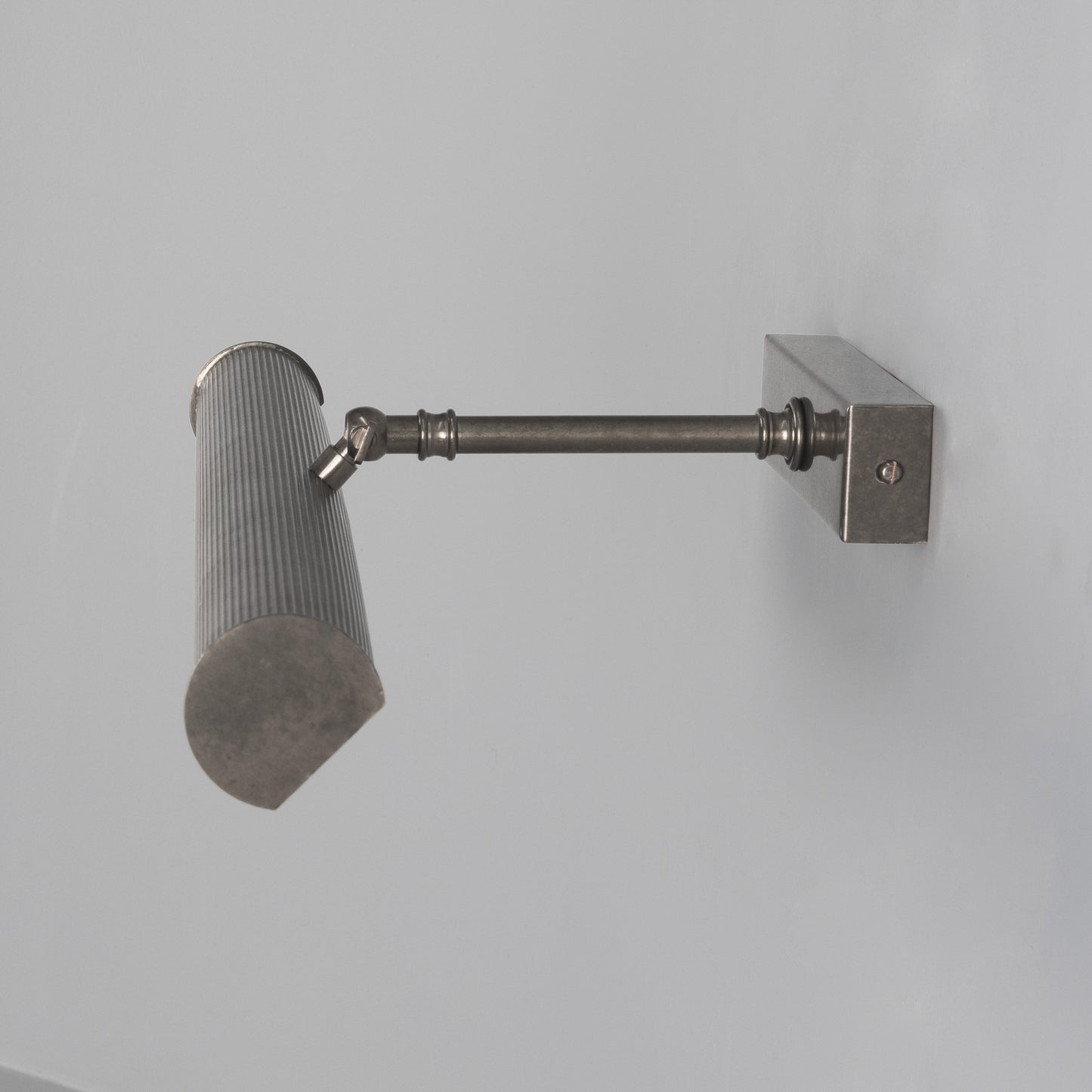 Cambridge Adjustable Reeded Brass Picture Light IP20