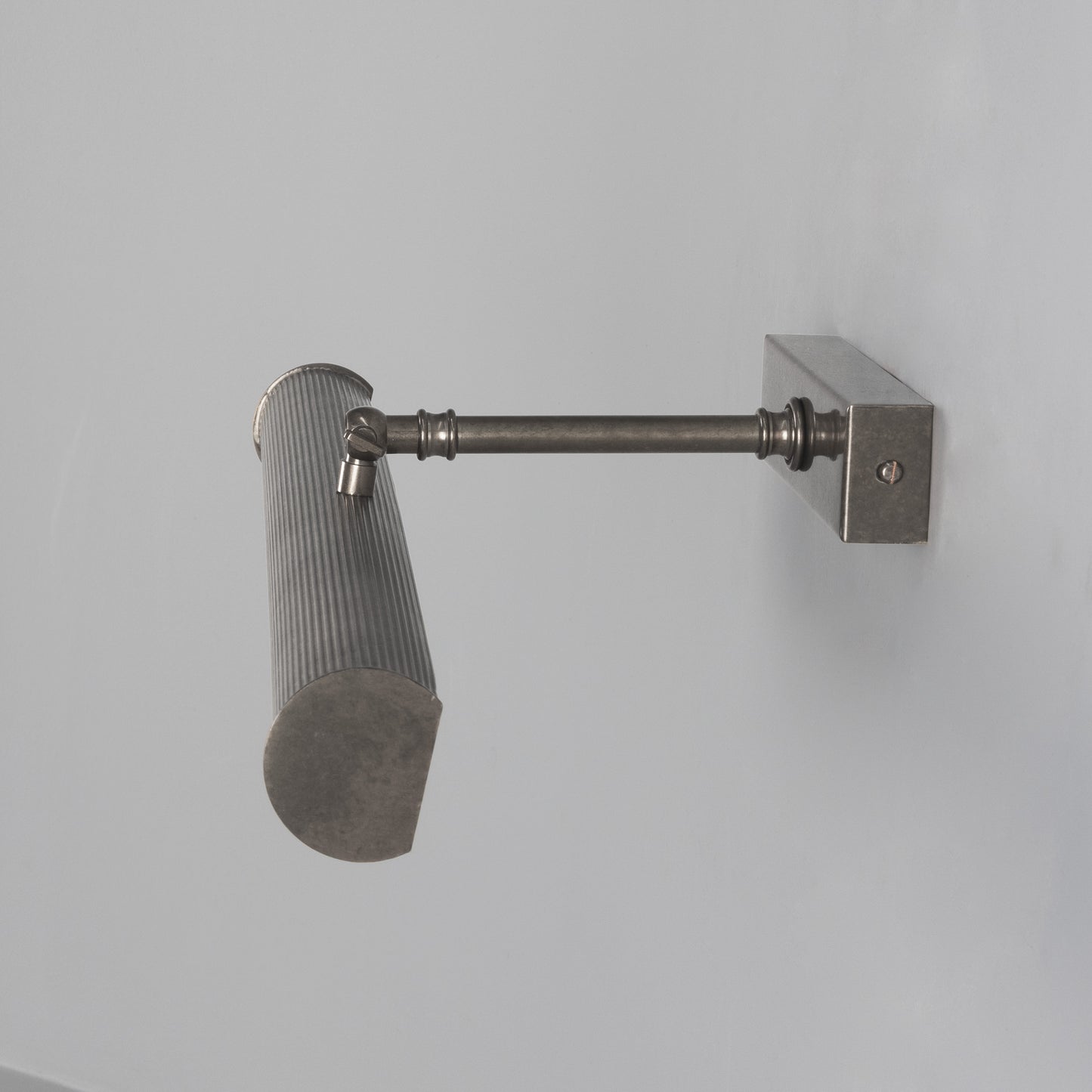 Cambridge Adjustable Reeded Brass Picture Light IP20