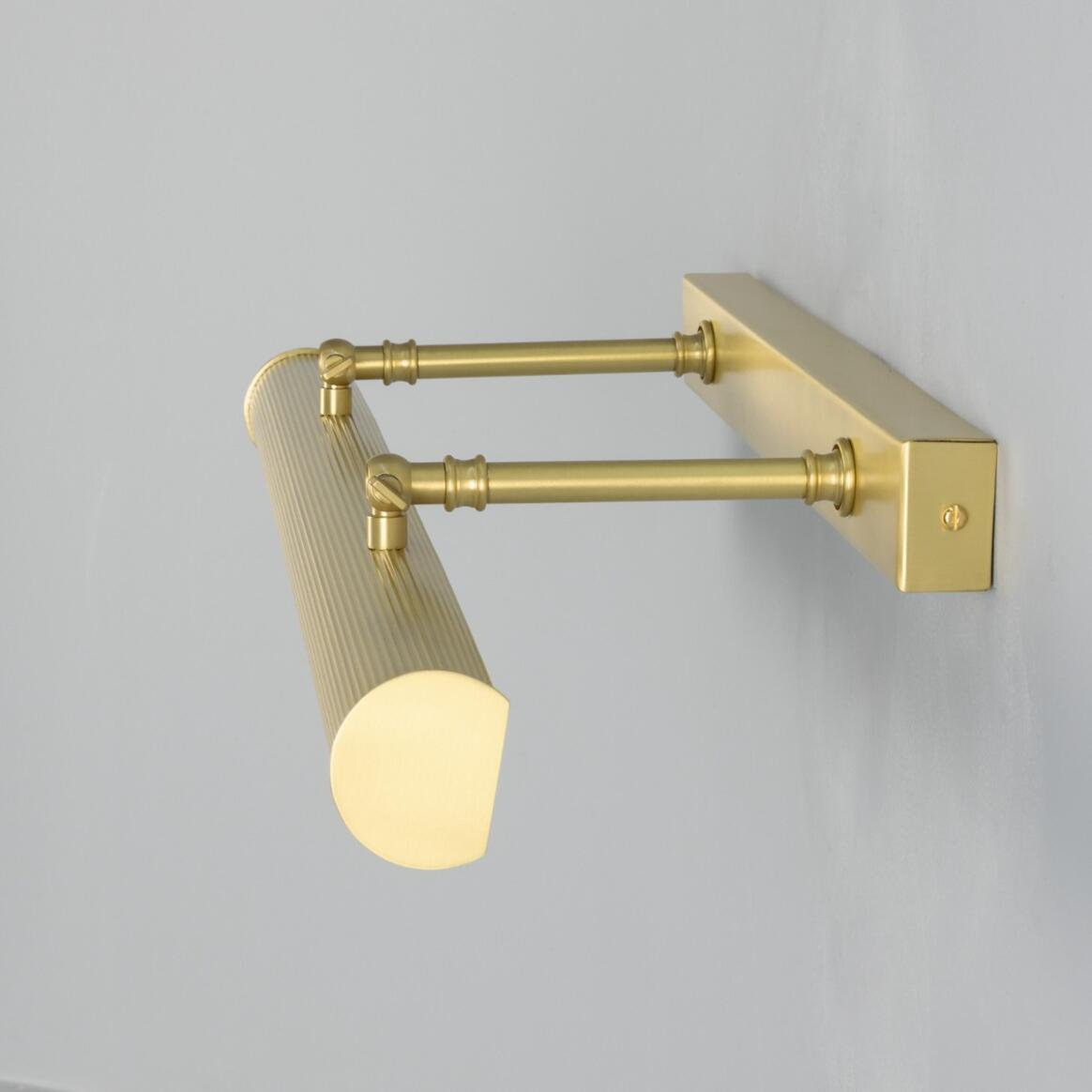 Cambridge Adjustable Reeded Brass Picture Light IP20
